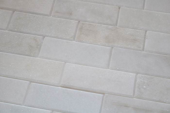 BRICK 32 - BISOTE WHITE.2